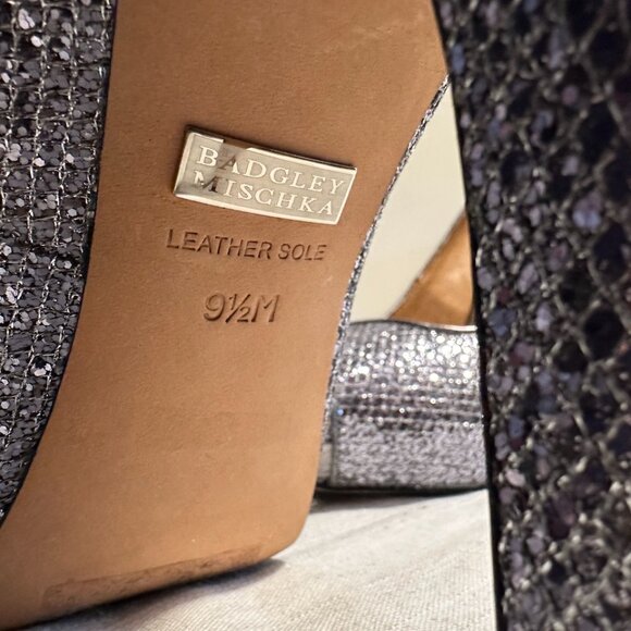 Badgley Mischka Silver Heels (9.5) - Picture 4 of 5